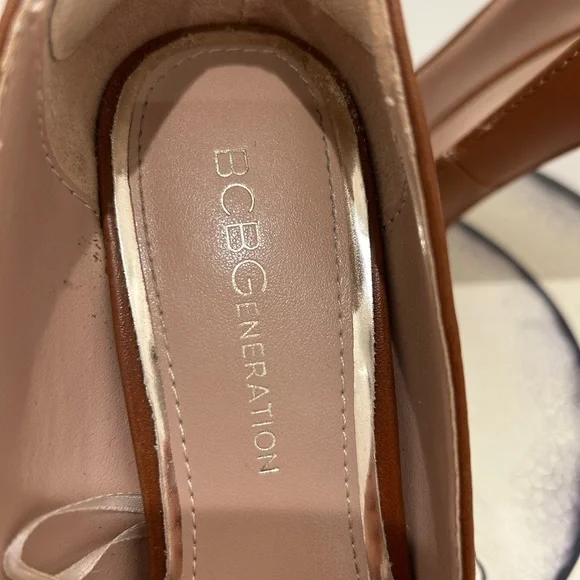 BCBGeneration cognac brown tall pumps with gold braid accent 5 1/2 - Picture 6 of 11